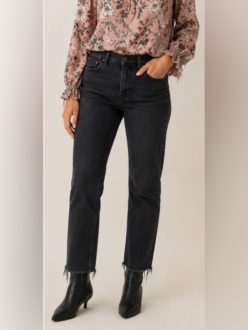 Levi’s 501 Tapered Raw and Split Hem Jeans | Size 29/08